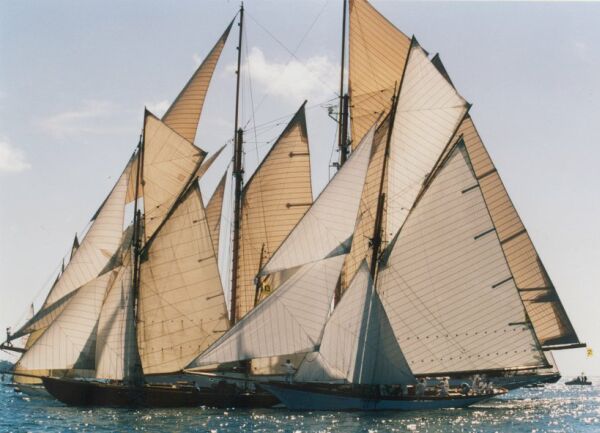 Voiles plurielles